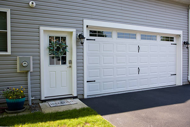 24/7 Emergency Garage Door Panel Replacement experts in Hall County County, TX